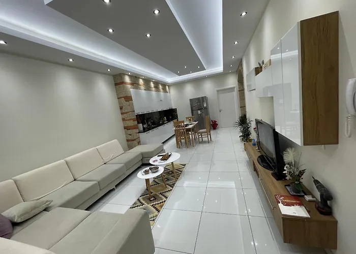 Franco Apartamento Tirana
